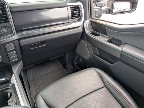 Used 2025 Ford F250 Lariat w/ Lariat Ultimate Package AWD/4WD image 17