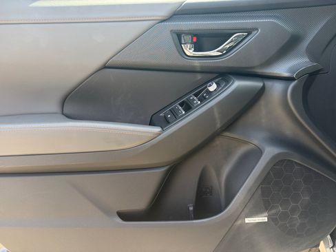 Certified 2025 Subaru Crosstrek 2.5i Limited AWD/4WD image 12