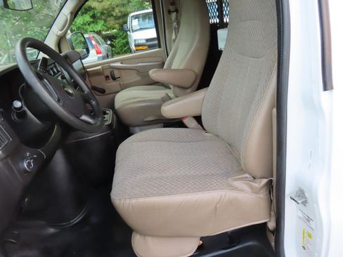Used 2012 Chevrolet Express 2500 RWD image 11