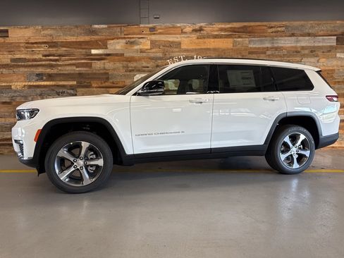 New 2025 Jeep Grand Cherokee L Limited image 49