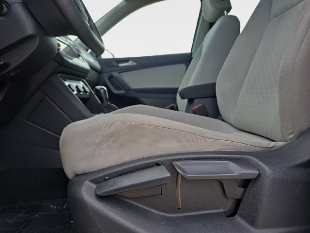Used 2019 Volkswagen Tiguan S w/ Driver Assistance Package AWD/4WD image 30