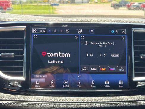 Used 2026 Chrysler Pacifica Limited FWD image 21