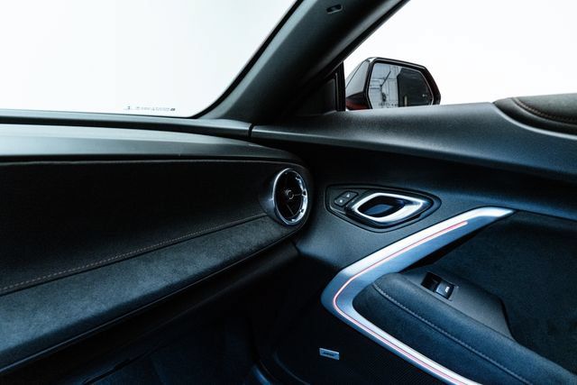 Used 2020 Chevrolet Camaro ZL1 RWD image 27