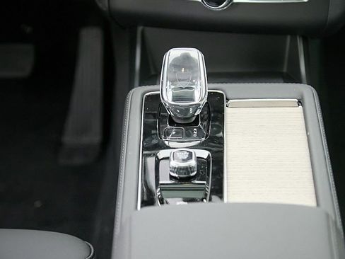 New 2026 Volvo XC90 B6 Plus w/ Protection Package Premier image 32