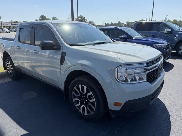 Certified 2024 Ford Maverick Lariat FWD image 3