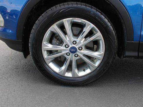 Used 2017 Ford Escape SE AWD/4WD image 14