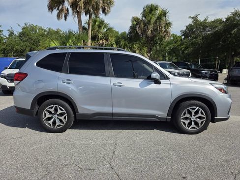 Used 2020 Subaru Forester Premium w/ Popular Package #1 AWD/4WD image 2