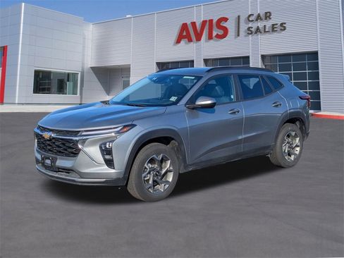 Used 2025 Chevrolet Trax LT w/ LT Convenience Package image 1