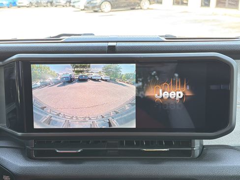 Used 2024 Jeep Wrangler Unlimited Sport AWD/4WD image 5