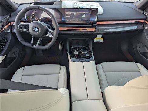 New 2026 BMW 540i xDrive w/ M Sport Package AWD/4WD image 14