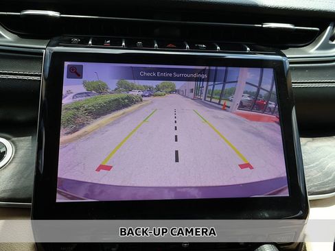 Used 2022 Jeep Grand Cherokee L Limited AWD/4WD image 8