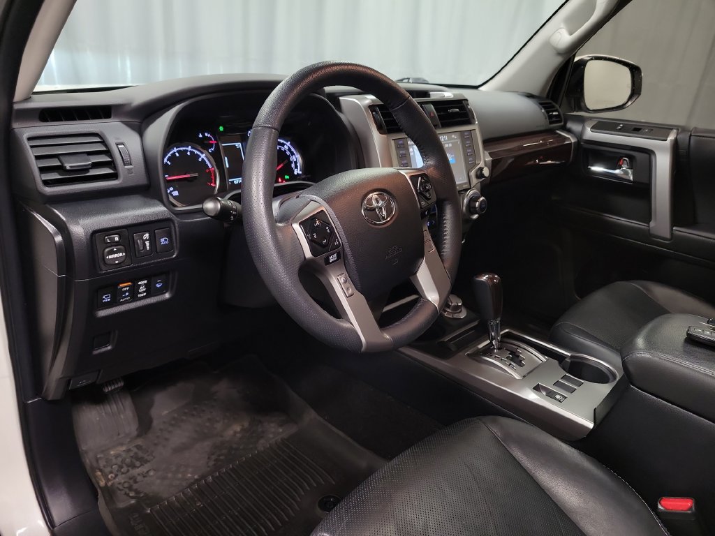 Used 2022 Toyota 4Runner Limited AWD/4WD image 17