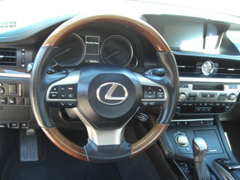 Used 2017 Lexus ES 350 w/ Navigation System Package FWD image 10