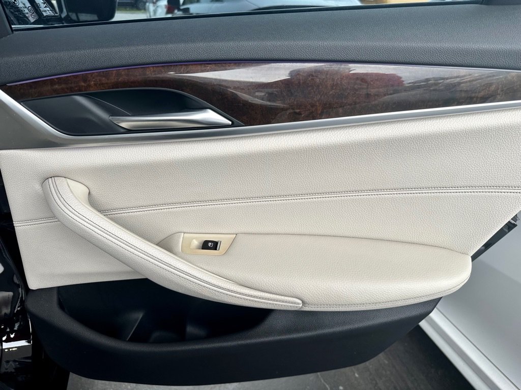 Used 2017 BMW 540i RWD image 39