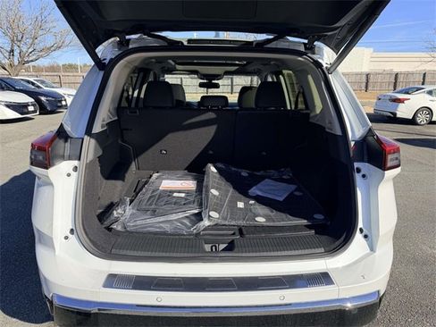 New 2026 Nissan Rogue Platinum w/ Platinum Premium Package image 12