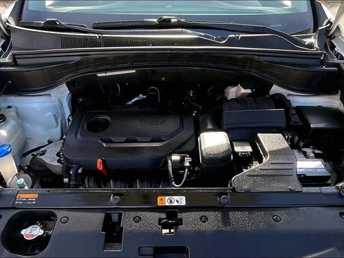 Used 2017 Hyundai Santa Fe Sport image 10