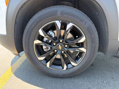 Used 2023 Chevrolet TrailBlazer LT w/ Convenience Package FWD image 32