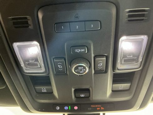 Used 2021 Chevrolet Tahoe Premier AWD/4WD image 27