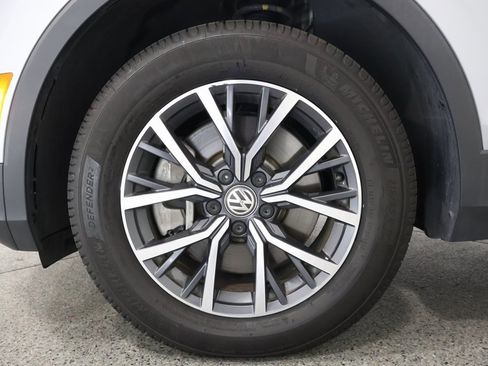 Used 2021 Volkswagen Tiguan S image 5
