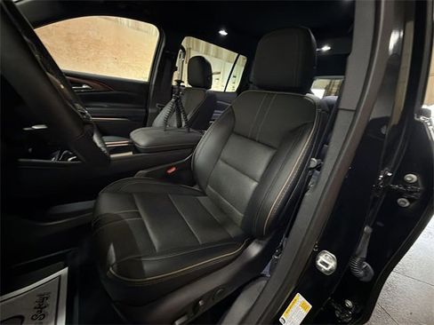 Certified 2025 Chevrolet Traverse High Country w/ LPO, Floor Liner Package image 11