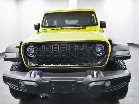 Used 2024 Jeep Wrangler Unlimited image 2