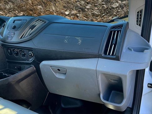 Used 2019 Ford Transit 250 Base image 10