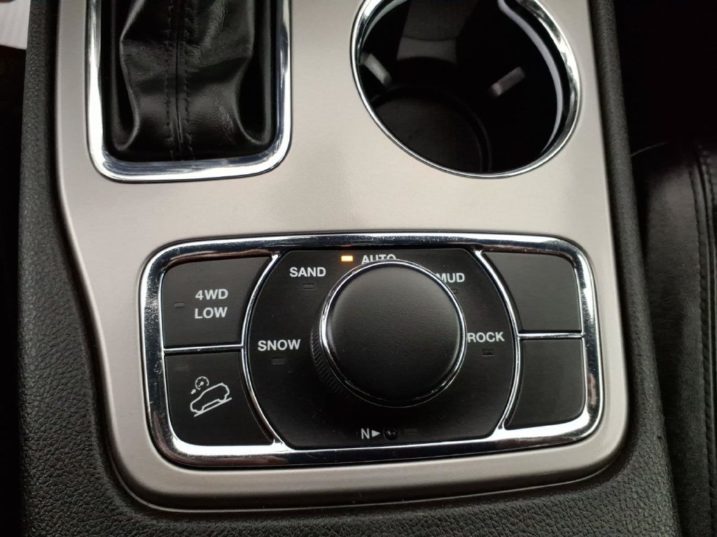 Used 2022 Jeep Grand Cherokee Laredo X AWD/4WD image 27