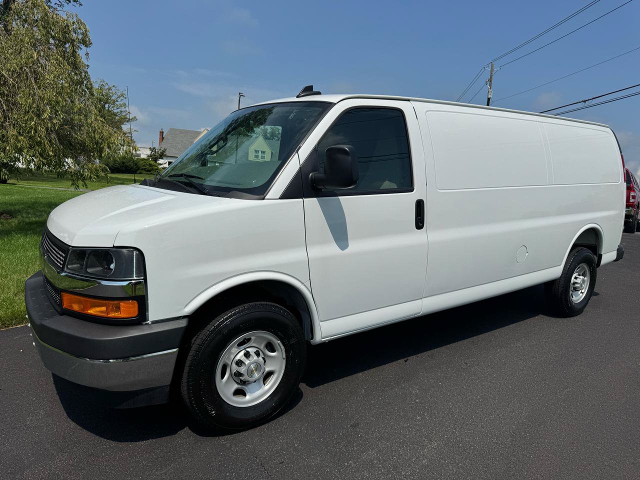 Used 2025 Chevrolet Express 2500 Extended w/ Driver Convenience Package RWD image 1