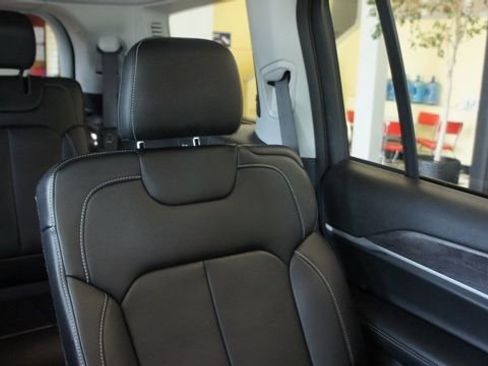 Used 2022 Jeep Grand Cherokee L Limited image 42