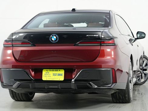 Used 2024 BMW i7 xDrive60 image 5