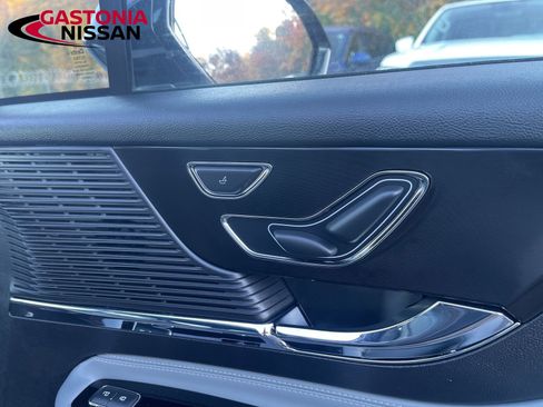 Used 2022 Lincoln Corsair AWD w/ Premium Package image 18