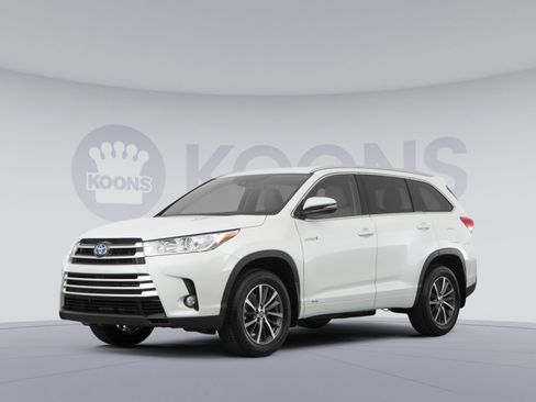 Used 2017 Toyota Highlander XLE w/ Carpet Mat Package AWD/4WD image 1