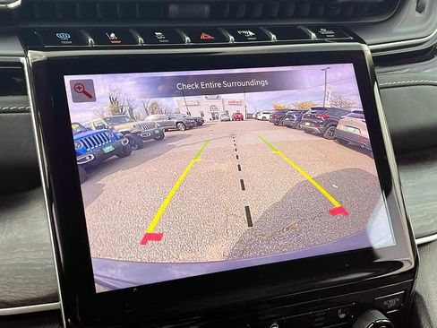 Used 2022 Jeep Grand Cherokee Limited 4xe image 29