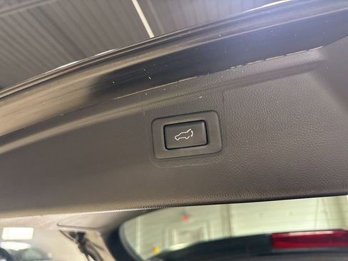 Used 2017 Subaru Outback 2.5i Limited image 37