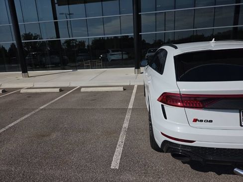 Used 2022 Audi RS Q8 AWD/4WD image 7