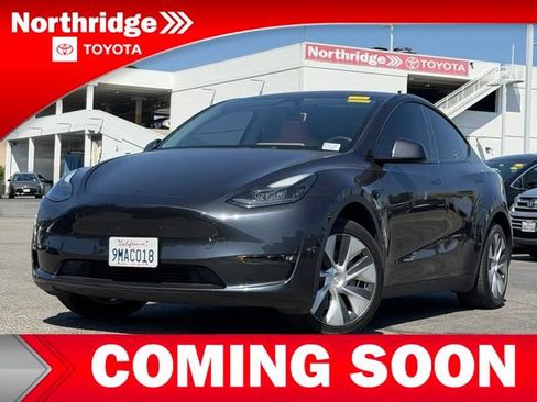 Used 2024 Tesla Model Y Long Range AWD/4WD image 2