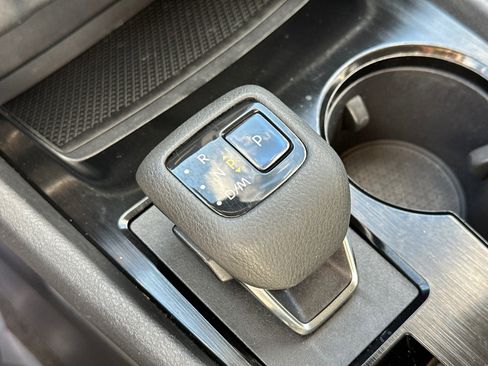 Used 2022 Nissan Rogue SV image 31