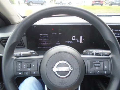 Used 2025 Nissan Kicks SV w/ SV Premium Package AWD/4WD image 17
