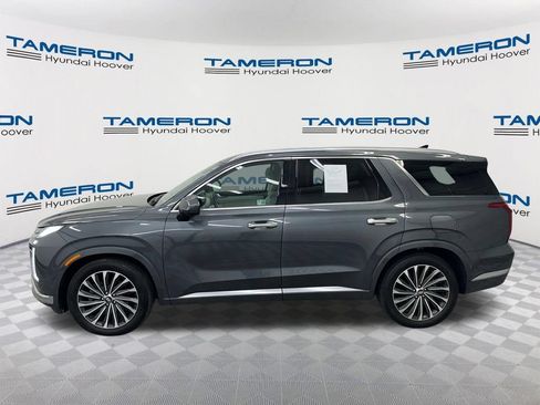 Used 2025 Hyundai Palisade Calligraphy FWD image 2