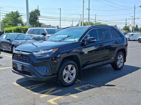 Used 2025 Toyota RAV4 XLE w/ Convenience Package AWD/4WD image 3