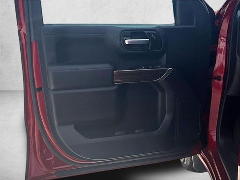 Used 2021 Chevrolet Silverado 1500 LT image 17