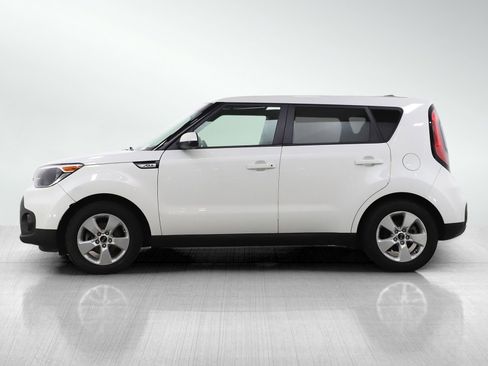 Used 2017 Kia Soul image 2