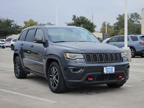 Used 2017 Jeep Grand Cherokee Trailhawk w/ Trailhawk Luxury Group image 3