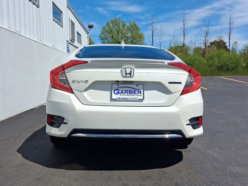 Used 2019 Honda Civic Touring image 11