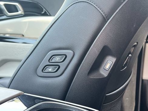 Used 2024 Kia Carnival SX Prestige FWD image 41