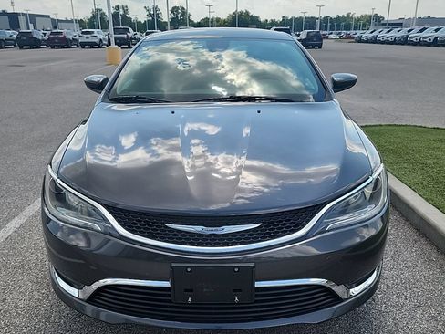 Used 2015 Chrysler 200 Limited w/ Convenience Group FWD image 2