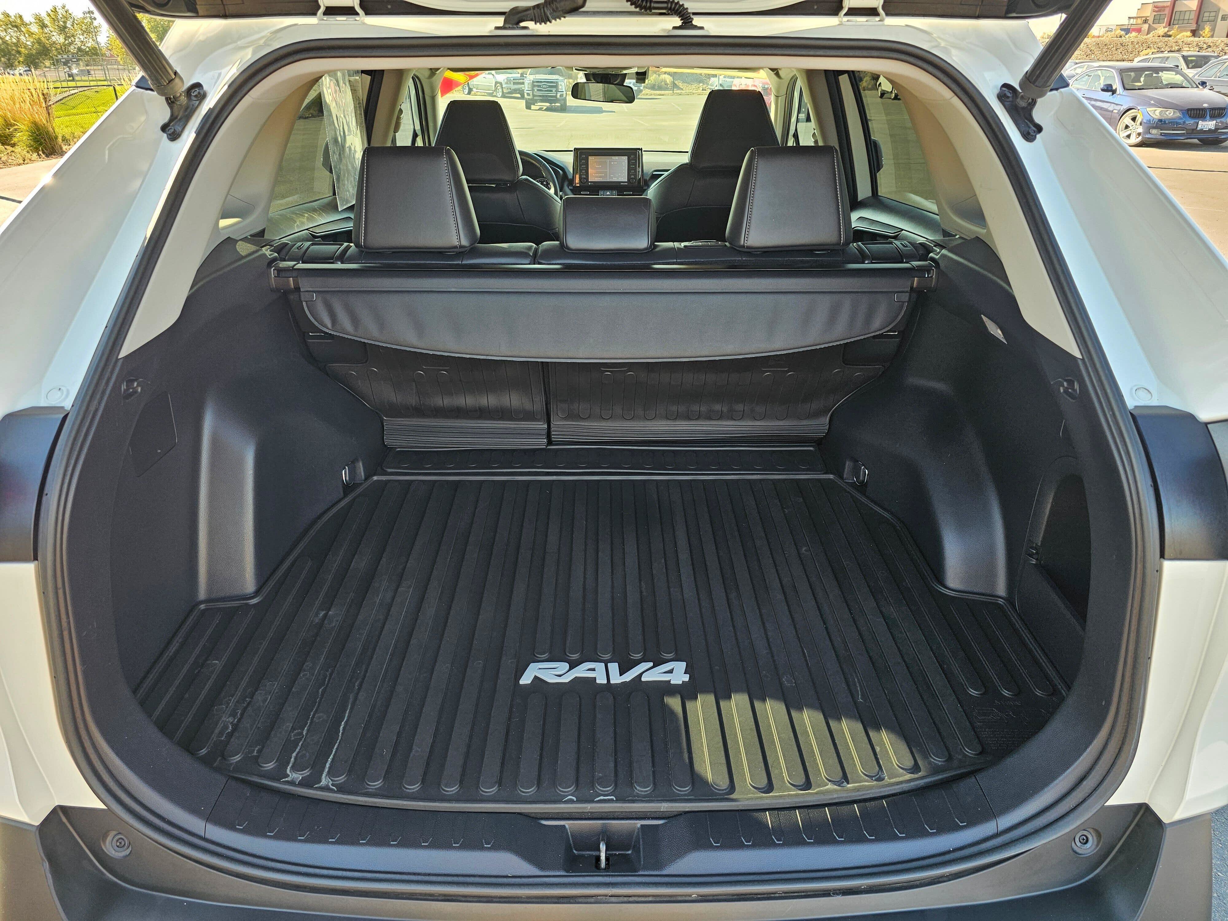 Certified 2021 Toyota RAV4 XLE Premium AWD/4WD image 14