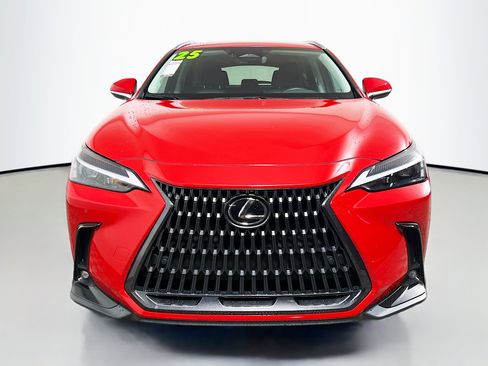Used 2025 Lexus NX 250 FWD w/ Towing Package (2000 Lbs) image 11