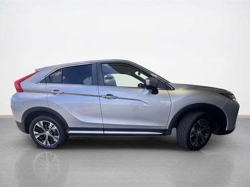 Used 2018 Mitsubishi Eclipse Cross SE image 2