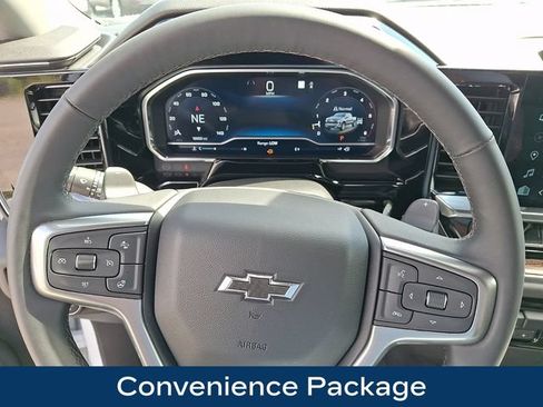 Used 2023 Chevrolet Silverado 1500 RST AWD/4WD image 4